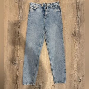 Zara - high rise - slim mom jeans - size 2 - light wash- gently used